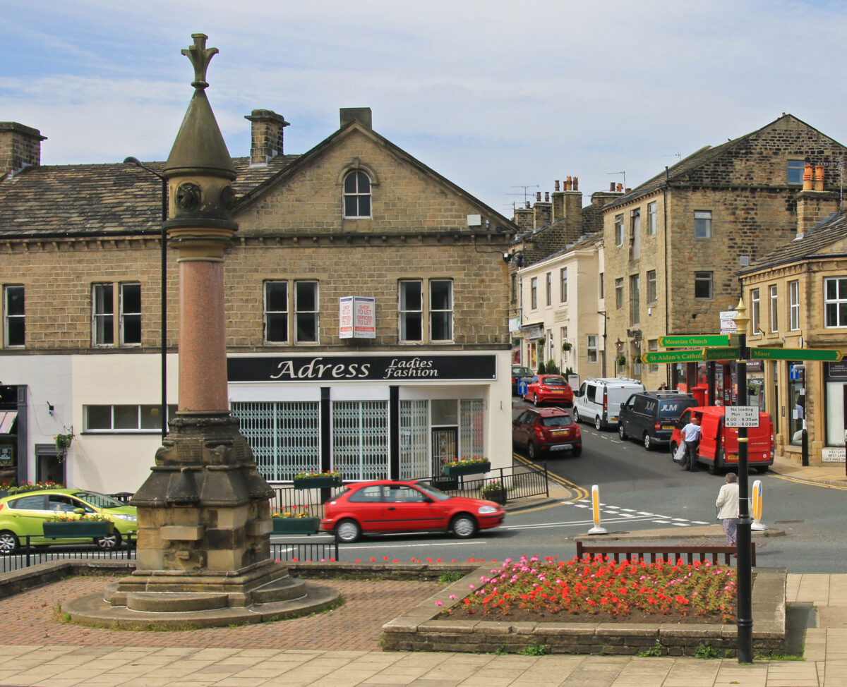 Baildon town-centre – Walkers are Welcome (Otley)